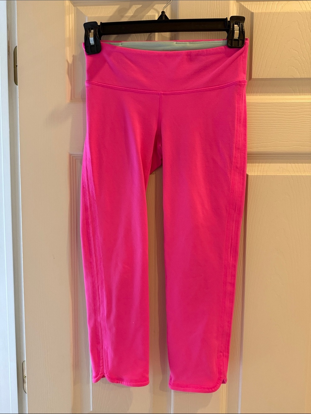 Lilly Pulitzer women’s xs Bright Pink Active Leggings
